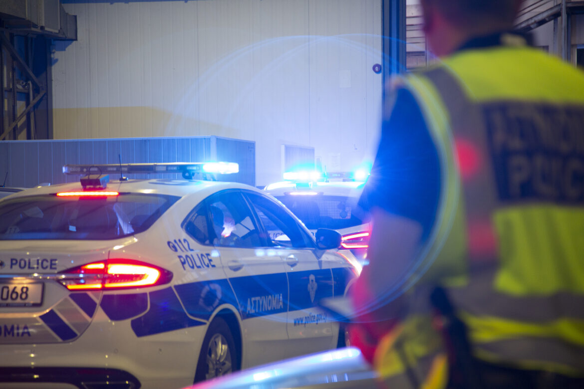 Με ρόπαλο και ναρκωτικά οπαδοί πριν τον αγώνα Ανόρθωσης-ΑΠΟΕΛ – Τους πέρασαν χειροπέδες